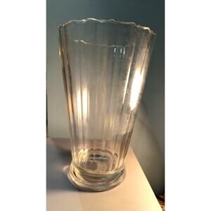 781. Anchor Hocking Vintage Clear Glass Vase